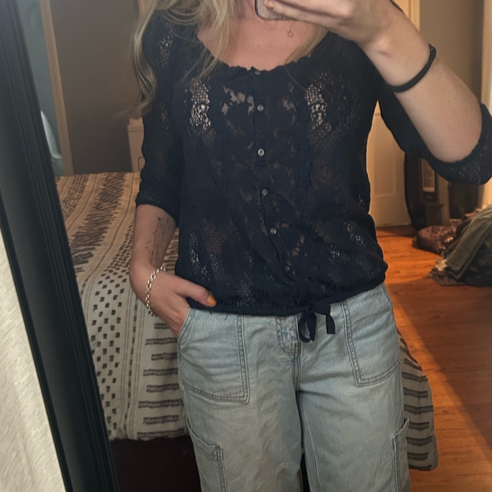 Hollister 3/4 sleeve top in navy - Picture 6 of 7